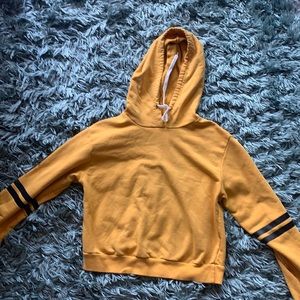 Yellow cropped sweatshirt